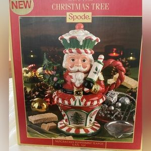 Spode Nutcracker Peppermint teapot in box